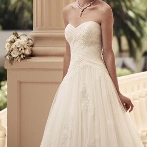 Casablanca wedding dress - style 2108 - unaltered - ivory (priced to sell asap!)